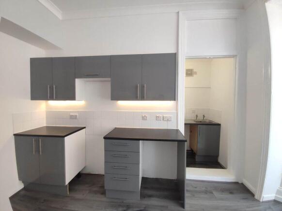 1 bed Flat to rent Image 5