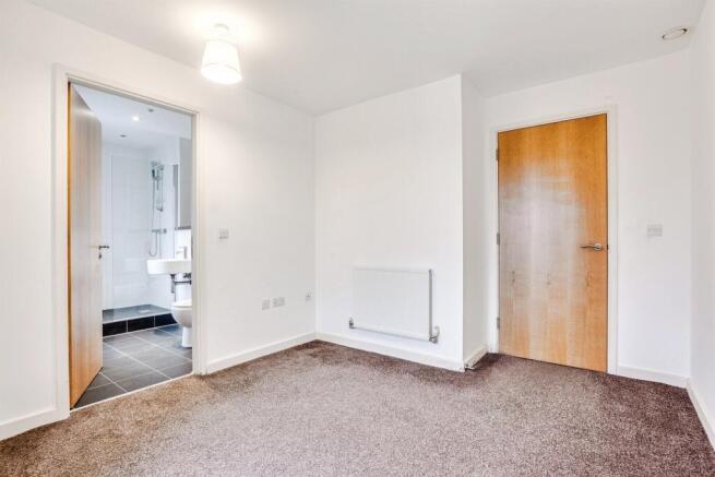 2 bed Flat for sale Image 11
