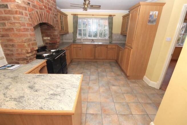 BREAKFAST KITCHEN