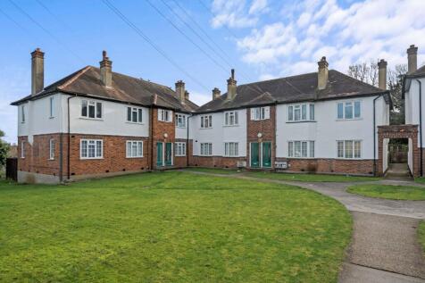 Alberta Avenue, Cheam, SM1