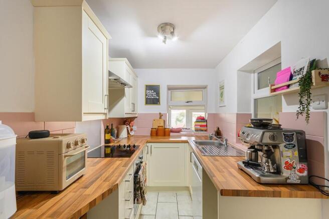 0T6TAV - Kitchen C.jpg