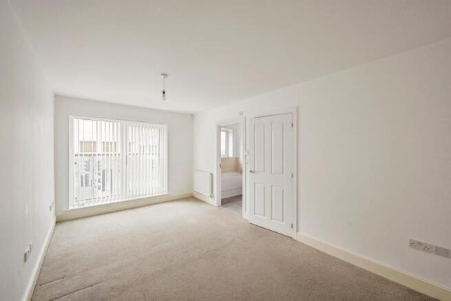 2 bed Semi-Detached for sale Image 5