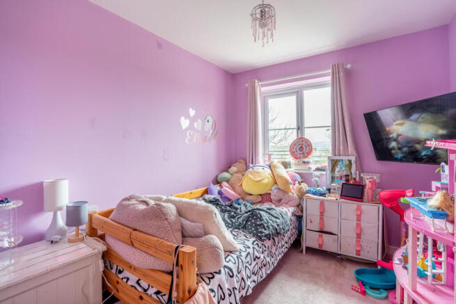 5 bed Detached for sale Image 8