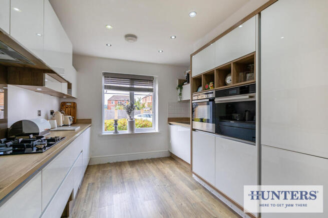 4 bed Semi-Detached for sale Image 7
