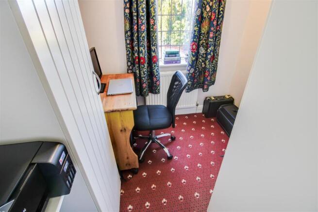 4 bed Detached for sale Image 12