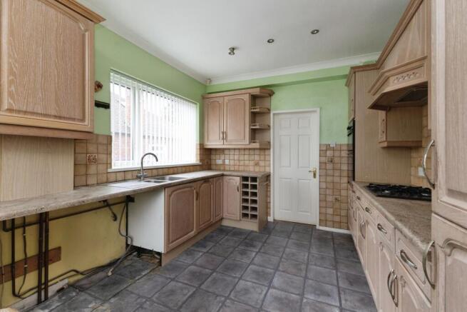 2 bed Semi-Detached Bungalow for sale Image 8