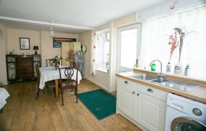 3 bed House for sale Image 11