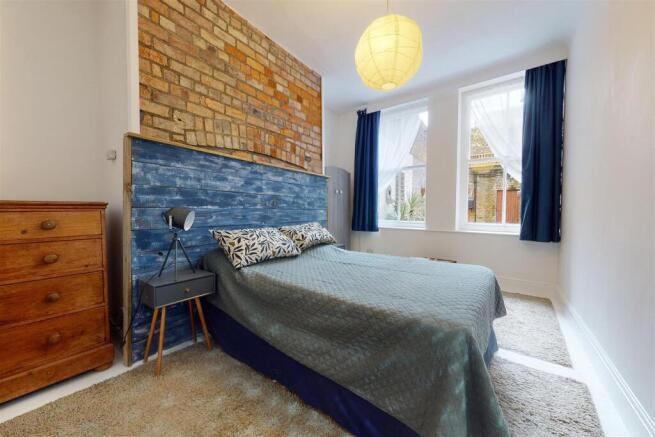 2 bed Flat to rent Image 9