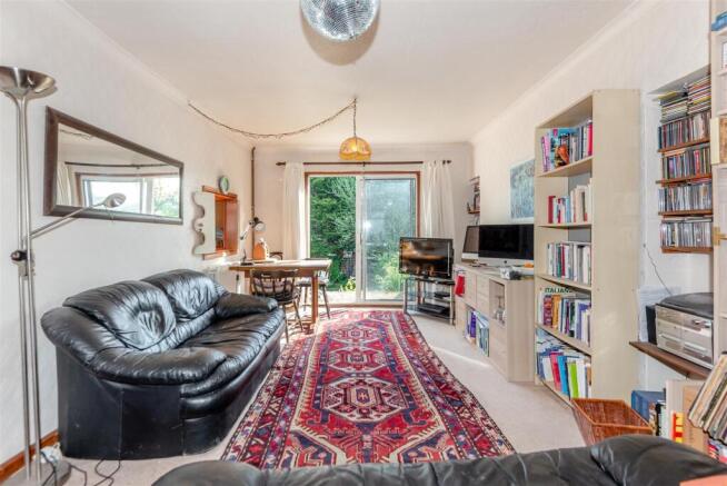 Capell Way, Chorleywood photo 4
