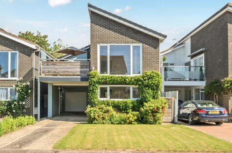 Arundel Way, Highcliffe, Christchurch, BH23