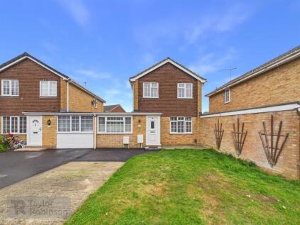 St. Hildas Close, Pound Hill, Crawley