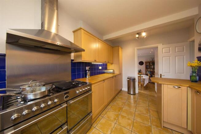 48 Barons Court Rd 2255.jpg