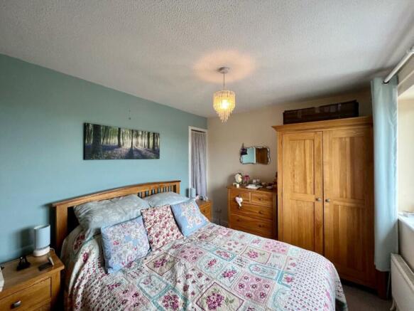 Bed 1.jpg