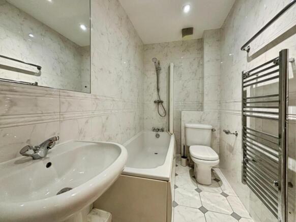 1 bed Apartment to rent Image 5