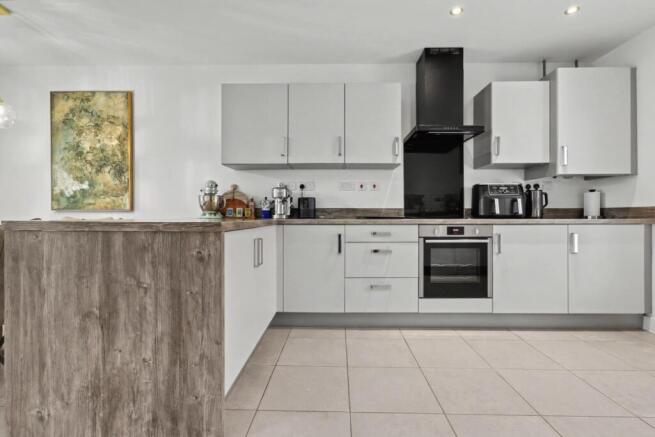 4 bed Detached for sale Image 7