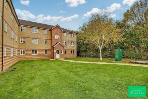 17, Simms Gardens, East Finchley, London N2 8HT