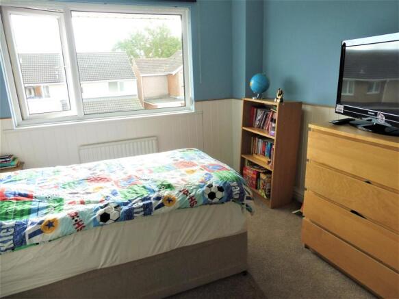 BEDROOM 2
