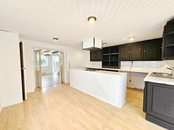 2 bed Terraced for sale Image 6