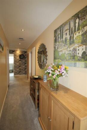 Rossendale Road, 27, hallway 2.JPG