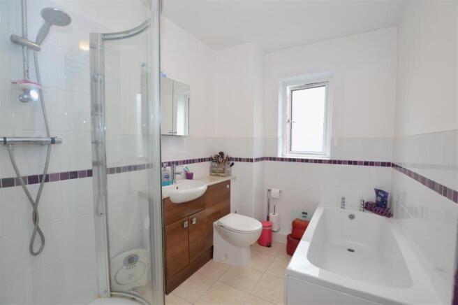 13 Carlton House bathroom.JPG
