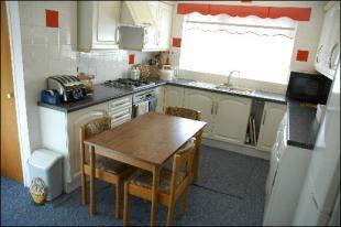 Kitchen/b'fast room