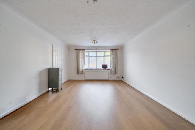 1405715-8-698328e...