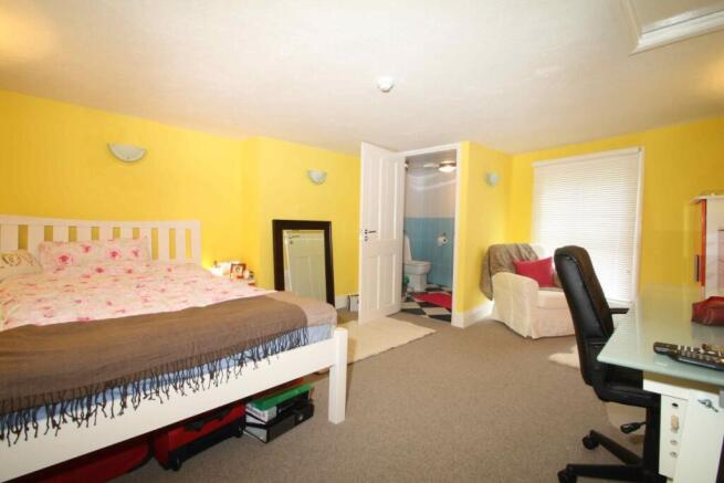 10 bed Terraced to rent Image 5