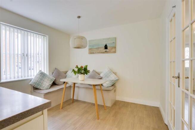 KITCHEN BREAKFASTROOM
