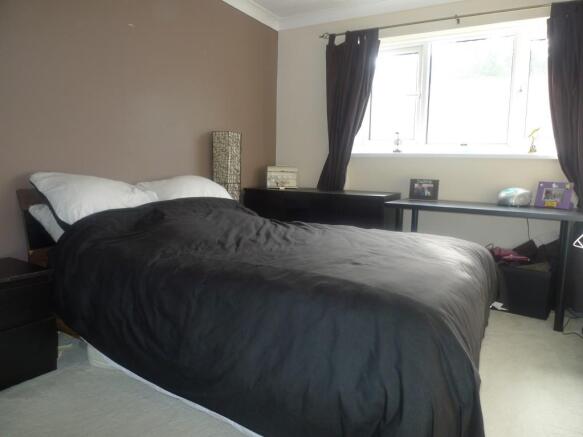 MAIN BEDROOM