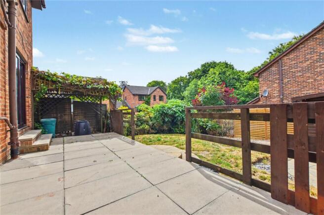 4 bed Detached for sale Image 10