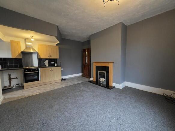 2 bed End of Terrace to rent Image 7
