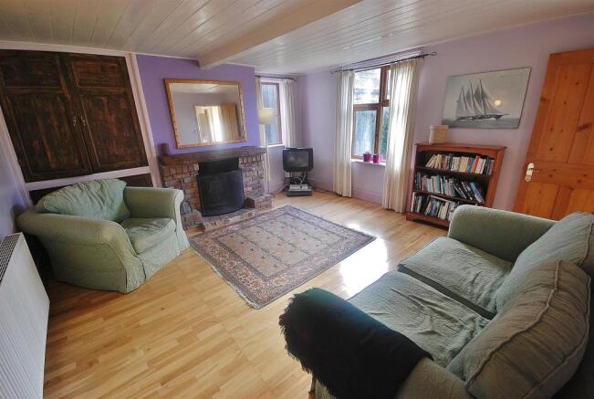 LOUNGE:
