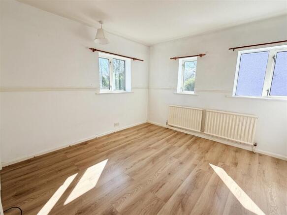 3 bed Semi-Detached for sale Image 5