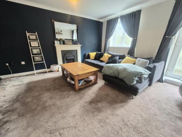 3 bed House to rent Image 10