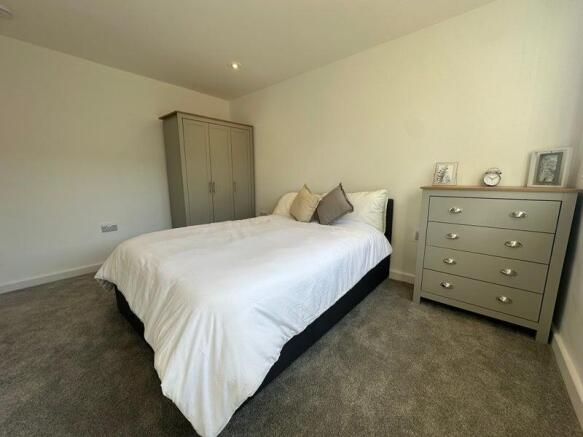 Bedroom 6.jpg