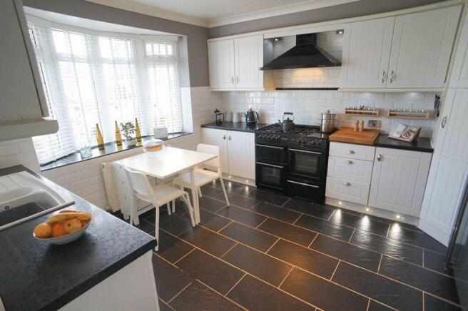 Kitchen / Brea...
