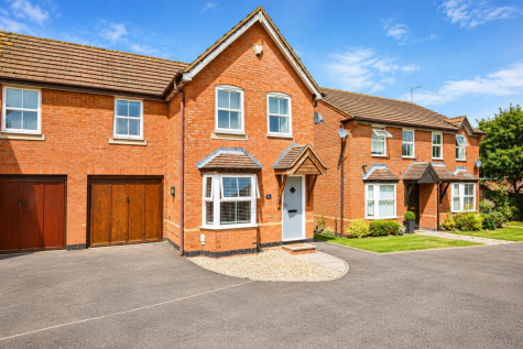 Dunn Close, Crick, Northampton
