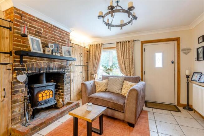 Snug/Dining Room