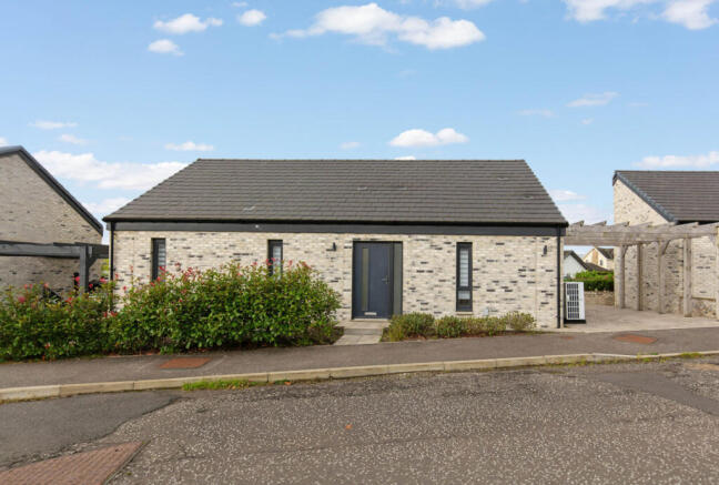 2-bed bungalow on 1B Cairndhu Gardens, Helensburgh, G84 8PG, £395,000