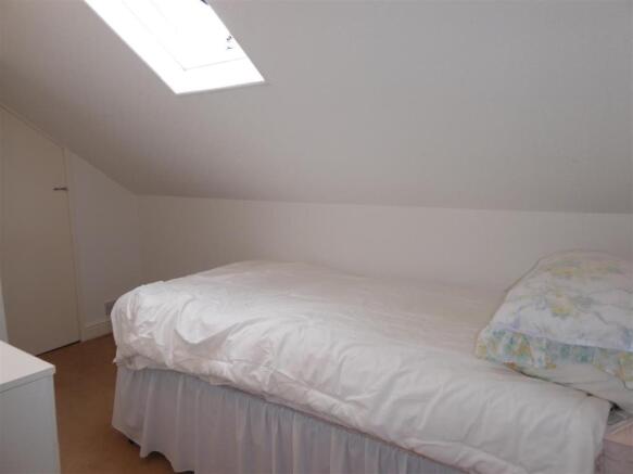 BEDROOM 5
