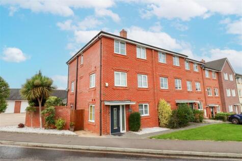 Walker Close, Church Crookham, Fleet