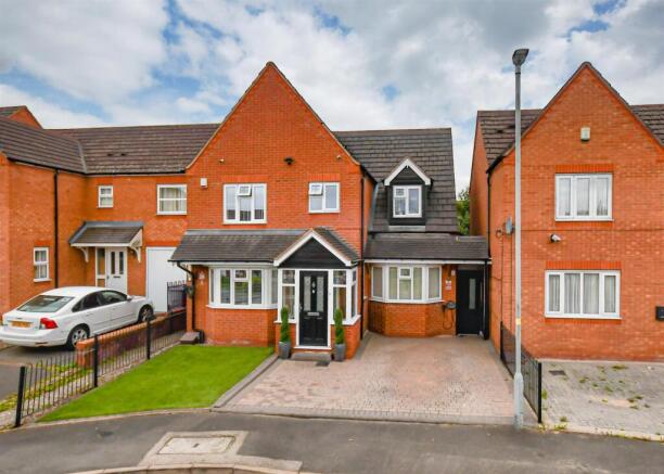 8 Crabtree Close-27.jpg