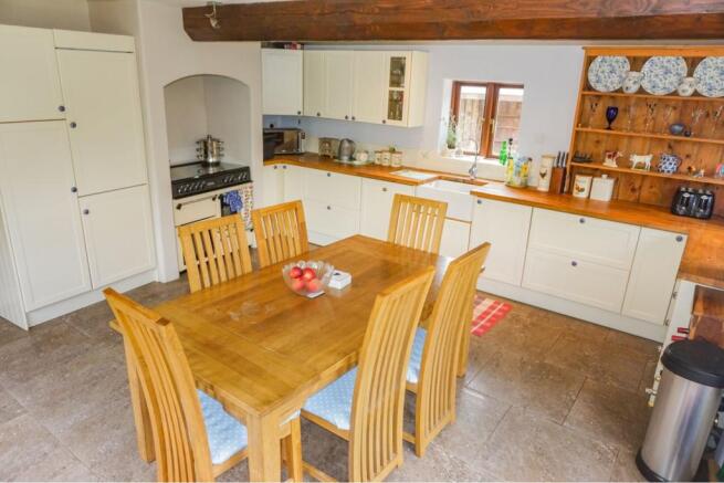 Kitchen/Dining Room