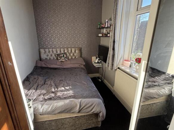 3 bed Terraced for sale Image 9
