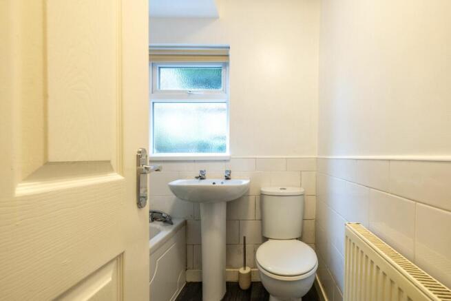 Bathroom ground floor