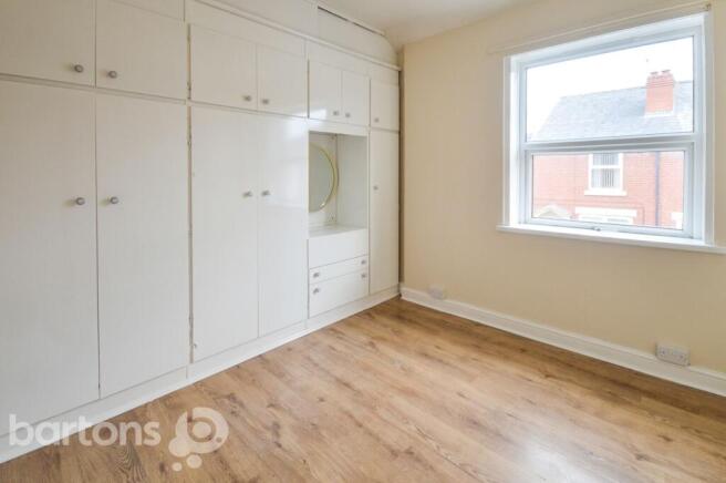 2 bed Terraced to rent Image 4