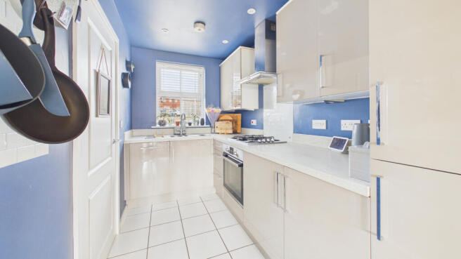 CAM04968G0-PR0105-STILL004