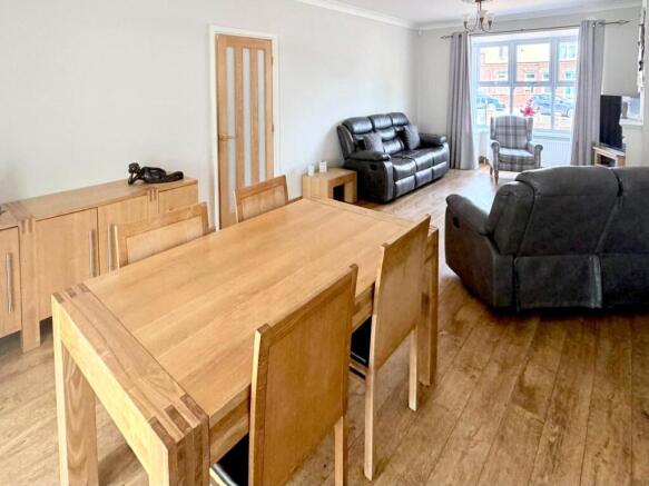 3 bed Semi-Detached for sale Image 7