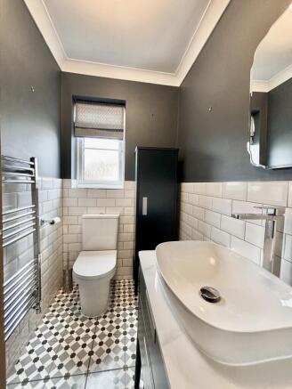 Cloakroom/wc