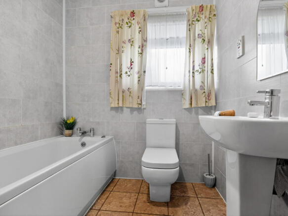 3 bed Bungalow for sale Image 12